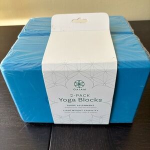 Gaiam NWT two blocks yoga blocks